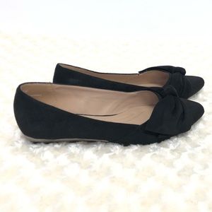 Cloudwalkers by Avenue Suede Knotted Black Flats